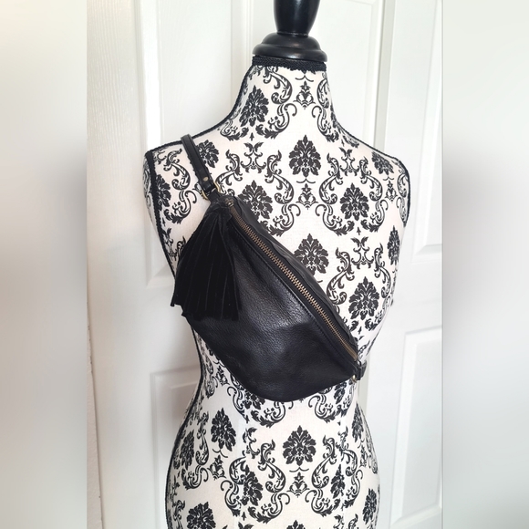 ASOS Handbags - ASOS Leather Fannypack/Sling bag